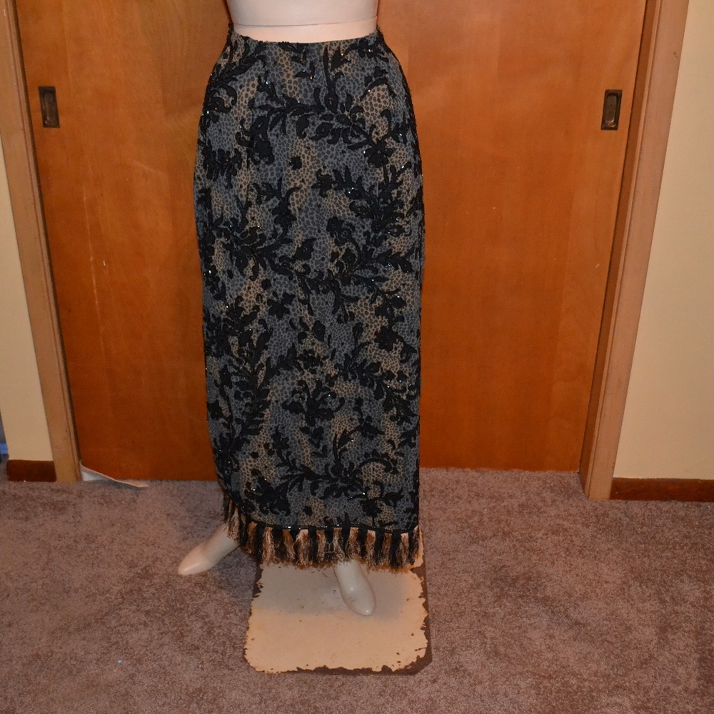 Dolce Apparel Black Floral Embellished Skirt XL